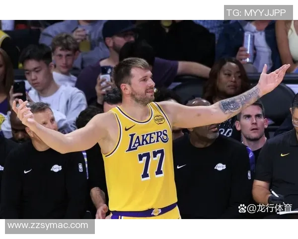 湖人勇士激战第四节精彩回顾全场录像分析与精彩瞬间重温